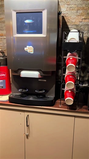 2nd day of tour. First class hospitality at the Ruth Eckerd Hall in Clearwater, FL. 2 days, 2 sold out shows! ✌🏼❤️🎸 #mannheimsteamroller #christmastour2025 #tourlife