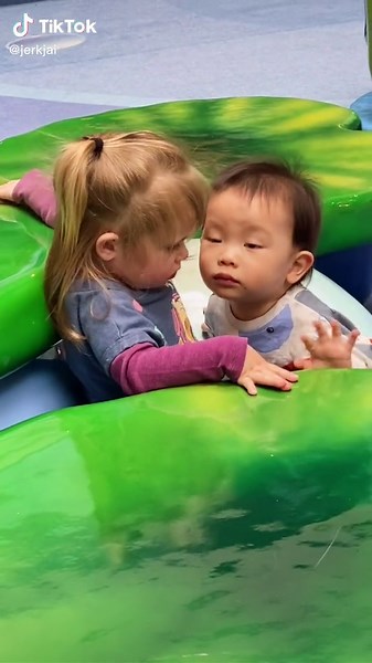 😘 💔 #baby #babies #babiesoftiktok #toddlersoftiktok #babykiss #funnyvideos #love #fyp #foryourpage