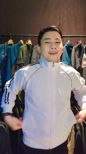 Jaket Tracktop Cowo/Cewe Terbaru dengan Promo Menarik