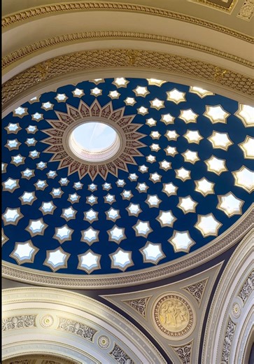 Discover Edinburgh's Artistic Bank Ceiling