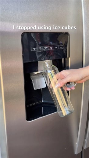 Stop using ice cubes like this. #lifehack #water #summer #home #tips