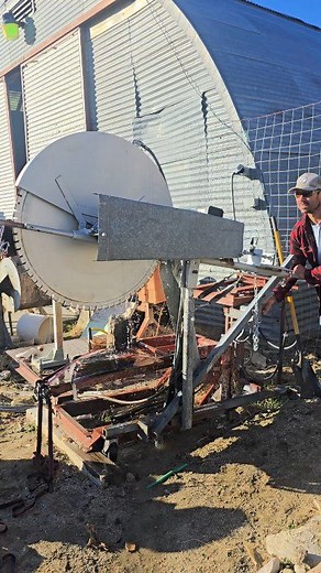 🎉🎉🎉 Have you ever heard of Surfite? Layers of paint from the process of painting surfboards🏄‍♂️ using the 36 inch diamond saw to see 👀 whats inside! ❤️ #thekeadys #rockchucknevada #thefamilythatminestogether #nevada #therockchuck #rockshop #smallbusinessbigdreams #fyp #viral #fypシ #pov #stonecutter #colors #painting #surf #surfite #layers #lapidary #sab #saw #cutting #rock #stone #enjoy #work | Chelsea Keady