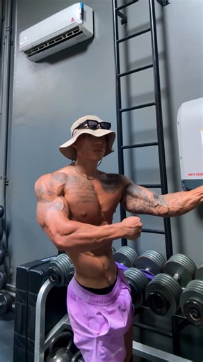 DonJohn | Natural Pro Bodybuilder🌊 | If you dont do it somebody else will, so keep locked in and keep moving forward🍎 *post morning run lift* @dfyne.official “shotta”... | Instagram