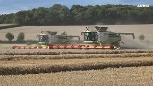 Discover the largest CLAAS combine harvester, LEXION 780, in action. Andrew Crossley talks about the use of 3 LEXION 780 TT with 13.8 m headers on the Thurlow Estate Farm, England. #CLAAS #LEXION780TT #ForwardThinkingFarming | CLAAS