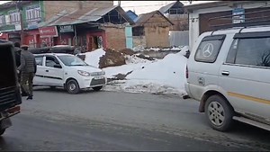 *On the directions of SSP Kulgam,Frisking held by kulgam police* To ensure peaceful atmosphere in district Kulgam , surprise naka checking is going on 24x7 hours. Suspects / doubtful characters being checked /questioned and vehicle without documents are being seized under relevant laws. | Gulistan Live Feed