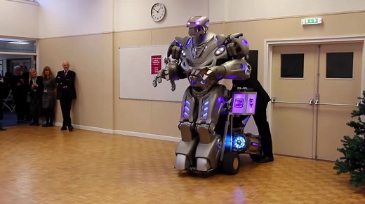 ANIMATION ROBOT TITAN : Apportez une dimension FUTURISTE à vos ÉVÉNEMENTS B2B