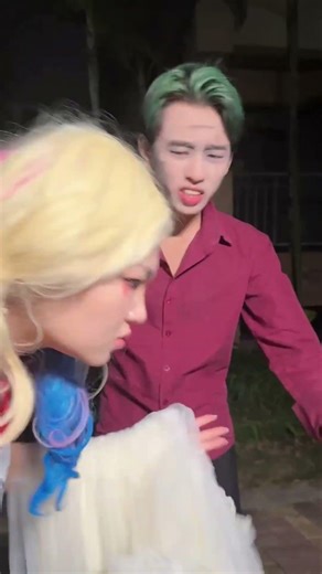 Harley Quinn helps kids#kpop#cosplay