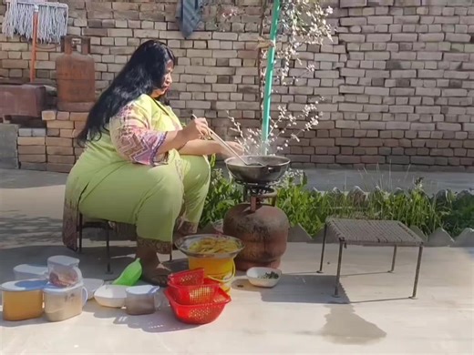 Daily Routine of a Housewife: Insights and Tips