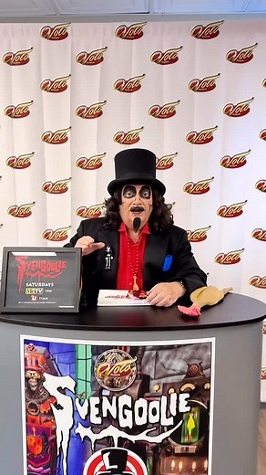 This past weekend was the @Svengoolie Meet & Greet here at Volo Museum! We had a blast hanging out with all of you! #VoloMuseum #VoloFun #MeTV #Svengoolie #MeetAndGreet #SvengoolieMeetAndGreet | Volo Museum
