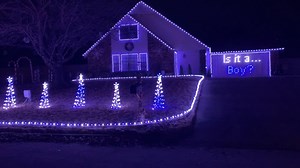 UNIQUE GENDER REVEAL: David and Kristina Green in Muskogee just found out the gender of their baby, so David programmed a special light show to announce it! Share your Christmas pics and videos with us here ➡️ https://ktul.com/chimein | NewsChannel 8 - Tulsa