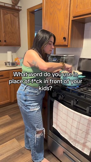 2.2M views · 35K reactions | Follow for more parenting tips!!! #motherhood #moms #momofthree #postpartum #momsofinstagram #babies #parents mom life, mom of three, motherhood unfiltered, stay at home mom, realistic motherhood, millennial mom, 4 month old baby, postpartum mom, married life, husband and wife | Khloe Kuriatnyk | Facebook