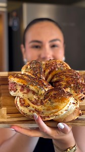 BRUNA CHAGAS | RECEITAS FÁCEIS | PÃO COM CALABRESA 🤤 ID DA AIR FRYER: 4BS3M2-MCNP no mercado livre, @mercadolivre 💛 • 1 ovo • 10g de fermento biológico seco • 2 colheres... | Instagram