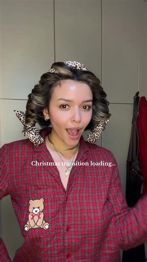 🤭🤭🎄 #fyp #foryoupage #christmas #christmastransition #transitionidea