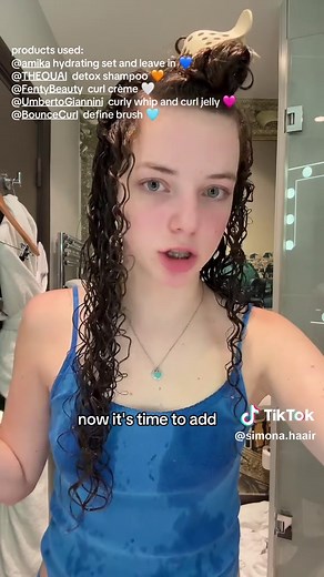 Curly Hair Tutorial by Eliana Kalogeras: Step-by-Step Guide