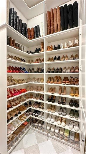 POV: You finally let a professional organizer take over your closet, and now you never want to go back! Julia @theorganizingmethod helped me turn my space into something functional, intentional, and honestly…really beautiful! I gave her the chaos, and she gave me a closet I actually want to keep clean! ✨ Shop the post here 👉🏾https://liketk.it/5afjo What’s the hardest part of closet organization for you: shoes, bags, or just not having enough space? Closet Makeover, Before And After, Organized 