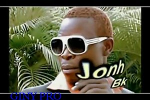 Depois vão dizer que John Bk não é cantor como se fosse que calhava nessa música 😂 | Kalimba Doguetto