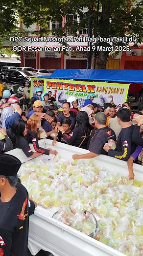 DPC Squad Nusantara Pati Bagi-bagi Takjil di GOR Pesantenan Pati, Ahad 9 Maret 2025. #ramadan #squadnusantara #pati #takjil #gratis