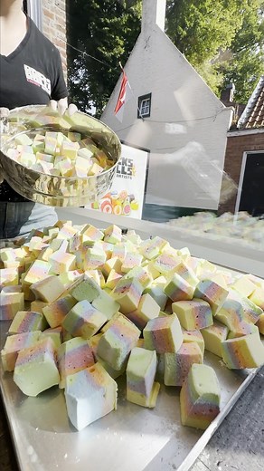 Rainbow Marshmallow Cubes 😍🌈 | Rocks & Rolls Candy