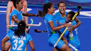 ஒலிம்பிக் மகளிர் ஹாக்கி: இந்திய அணிக்கு அடித்த அதிர்ஷ்டம்.. காலிறுதிக்கு முன்னேற்றம்!