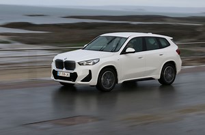 ESSAI – 1.000 bornes en BMW iX1 (2024) : que vaut le eDrive20, premier prix du X1 électrique ?