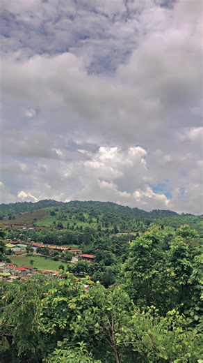 Khun Arr Ning သည် TikTok ပေါ်တွင် ရှိသည်