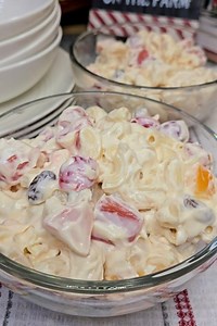 SWEET & CREAMY MACARONI SALAD This Filipino-style macaroni salad is a holiday and party favorite! Creamy, sweet, and loaded with fruits, nata de coco, kaong, and cheese—this crowd-pleaser is the perfect make-ahead dessert-salad for any occasion. Serve it chilled for the ultimate refreshing treat! Ingredients: 250g uncooked elbow macaroni 1 cup mayonnaise 250ml condensed milk (adjust to your preferred sweetness) 250ml all-purpose cream or heavy cream 1 can (796ml) fruit cocktail 1/2 cup raisins 1