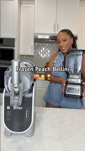 Frozen Peach Bellini #bellini #frozencocktails #summercocktail #hosting #summerdrink #summerrecipes