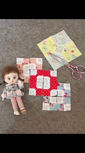 Making bow tie patchwork with stamps #quilt #patchwork #quiltstamps #sewing #handmade #patchworkstamp #minipatchwork #bernina880 #bowtiepatchwork #bowtieblock | Minipatchwork
