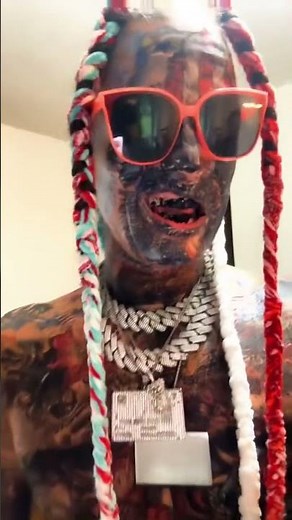 Heavily Tattooed Guy Shows Off His Fit & Grill with American Pride 🇺🇸🔥
