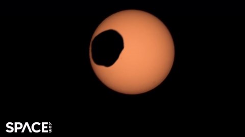 Perseverance rover observes Phobos passing in front of the Sun on Mars