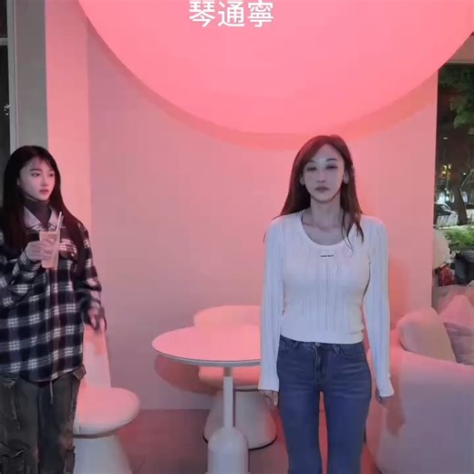 大安區最好跳的咖啡廳 晚上直接變成氛圍酒吧💕 長島冰茶 $350 微醺養分 $350 琴通寧 $300 KA包場/訂位找 ：@sweetsky1413 📍K plus x Mirana 臺北市大安區仁愛路四段220號 營業：12:00-04:00 ᴛɪᴀ☽⋰自媒體｜晶澈電商｜Model｜網紅行銷｜紫微｜ 影片標記 @sweetsky1413 @youngog_501 @ka_coffee_official | 徐君蕎