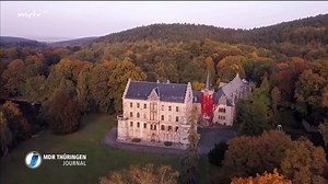 Weil sich die Eigentümer nicht gekümmert haben, will der Freistaat Thüringen das Schloss Reinhardsbrunn schon länger in seinen Besitz bringen. Diesem Ziel ist er nun ein ganzes Stück näher gekommen. | MDR Thüringen
