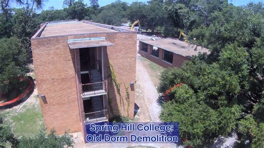 Check out this demolition of an old dorm at Spring Hill College!🚧Our team is making way for a new Health and Science Innovation Center. #HoarConstruction #Construction #Demolition #SpringHillCollege #DemolitionProject | Hoar Construction, LLC