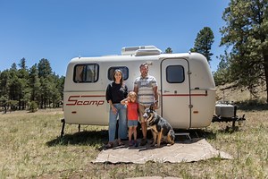 Full Tour - https://youtu.be/H9Kg4ScWOVg Join Our Newsletter For More Tiny Living Content - https://bit.ly/THTNewsletterSignup Tiny Living Course - https://bit.ly/thtcourse4 Angela put her hidden talent for artistic design to work after she and Sky purchased this 1997 Scamp camper! She repainted the main living space white with black hinges and added a peel and stick backsplash. It took ten months to self-convert into a modern weekend warrior! They can get a bit farther off-grid with slightly en