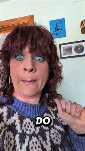 What do you want to hear on the KEYtar? 🎹🎵😎 #behindthescenes #keytar #musician #harpist #piano #80s