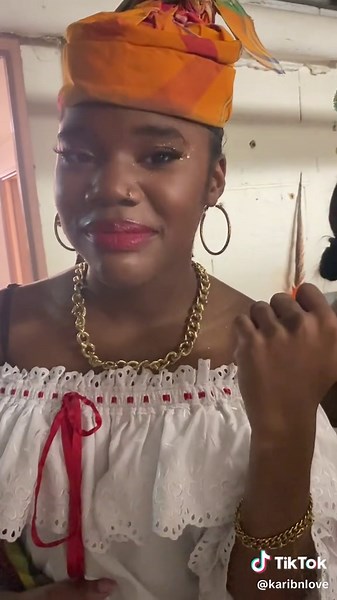 Les coiffes antillaises : symboles culturels des Caraïbes | KaribnLove