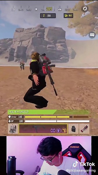 Visual Bug in COD Mobile - Character Glitch Highlighted