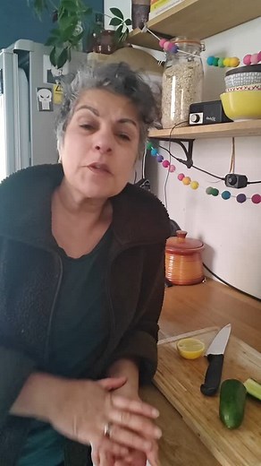 Cleavers (Galium aparine) or sticky willie are a perfect example of a spring tonic herb - a gentle yet powerful lymphatic. Helps get things moving clearing out the old making room for the new. Pm me for more spring herbs to drink now! Washed cleavers 1 handful 1/2 sliced lemon 1/8 cucumber sliced Filtered water Best made fresh #springcleaning #healthylifestyle#springherbs #naturalliving #naturalhealthcare #alternativehealthworks #holistichealth #herbalist | Farah Rizvi Haoma-Holistic-Health