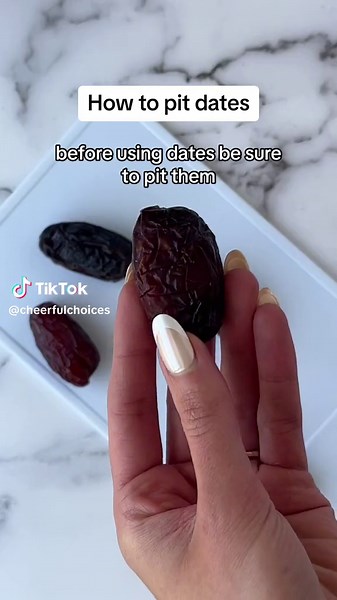 How to pit dates! 🤗 #medjooldates #cuttingtips #dietitiansoftiktok | date