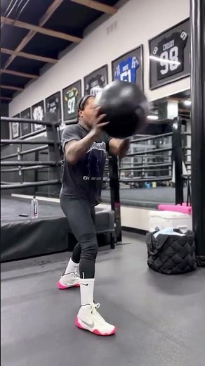 Inside Pacquiao Camp — Tank Davis Joins Training Session 👀🥊