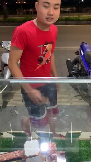 Smartphone Repair Process: Disassembling Devices