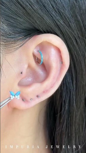 Watch Our Expert Ear Stylist Builds Stunning Daith Earrings