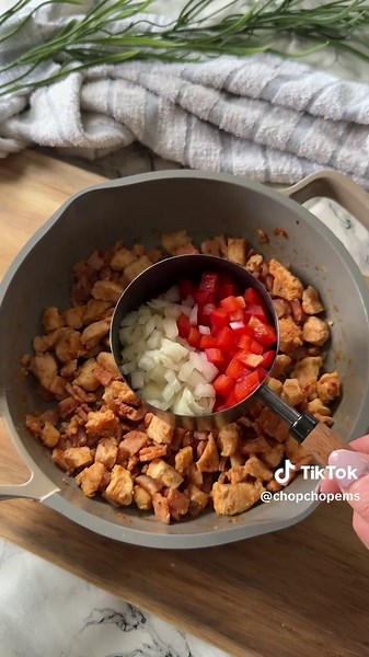 Hunters Chicken Deep Dish Pizza Recipe