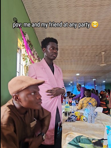 pov: me and my friend at any party 😁 w/ @Danigod_hfo #food #party #friends #fypage #funnyvideos