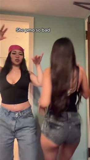 She ruin my freaking dance I wanna drag her #brenduh #greenscreen #funnyprank