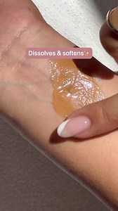 Makeup removal just got a whole lot easier and more luxurious with our Makeup Vanishing Balm™️! ✨ Your must-have companion for removing MONAT Skincare Makeup effortlessly💄 💫 Melting makeup remover: Watch makeup melt away like a dream! 🌿 Dissolves and softens: Embrace softer, happier skin. 💧 Nourishes and moisturizes with REJUVENIQE S™️: Give your skin the love it deserves. Elevate your skincare routine with the power of Makeup Vanishing Balm™️ - because removing makeup should be a pampering 