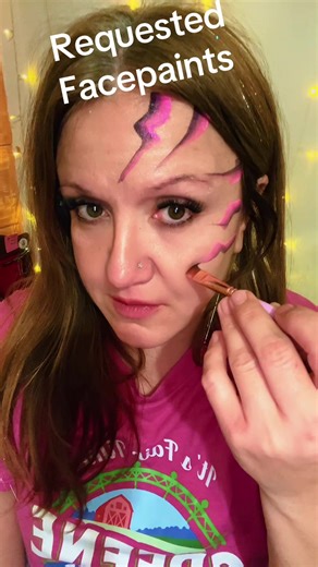 Creativo y divertido diseño de pintura facial