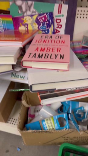 Creative DIY Graduation Centerpiece Ideas with Books