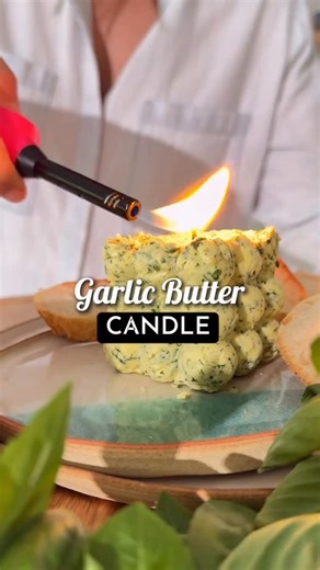 THE FOOD BUFFET on Instagram: "“Lighting up the dinner table… literally 🔥🍞🧈” Elevate your table setting with edible candles 💛🔥 Warm butter melts as you enjoy every bite of freshly baked onion bread! #UniqueFoodIdeas #ButterLove #DinnerInStyle"