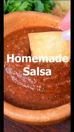 Easy Homemade Salsa Recipe - Restaurant style, Takes 5 Minutes!